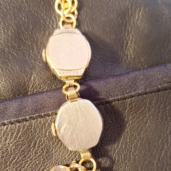 Vintage Gold Watch Bracelet - Picture 10 of 16